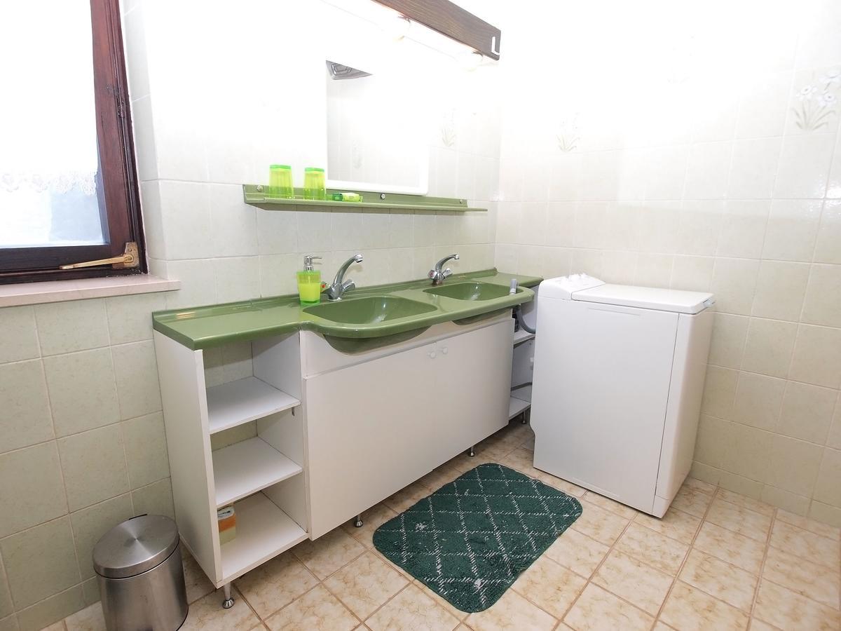 Apartments Dvorine 1210 Banjole Ngoại thất bức ảnh