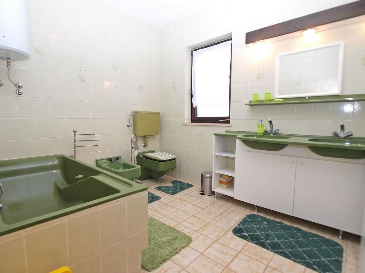Apartments Dvorine 1210 Banjole Ngoại thất bức ảnh